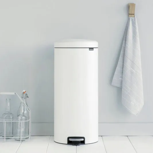 Brabantia Pedal Bin Trash Can – White – 8 Gallon - LOCAL UPPER EAST SIDE DELIVERY ONLY