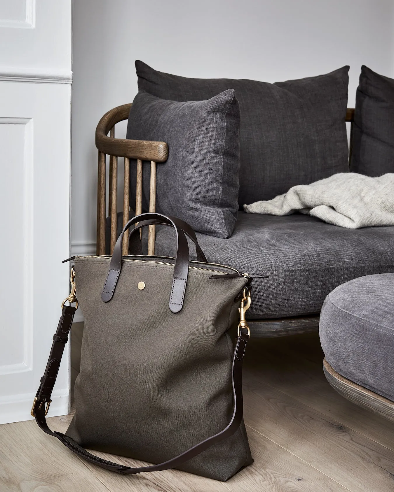 Envy Hold - Shopper Navy/Dark Brown
