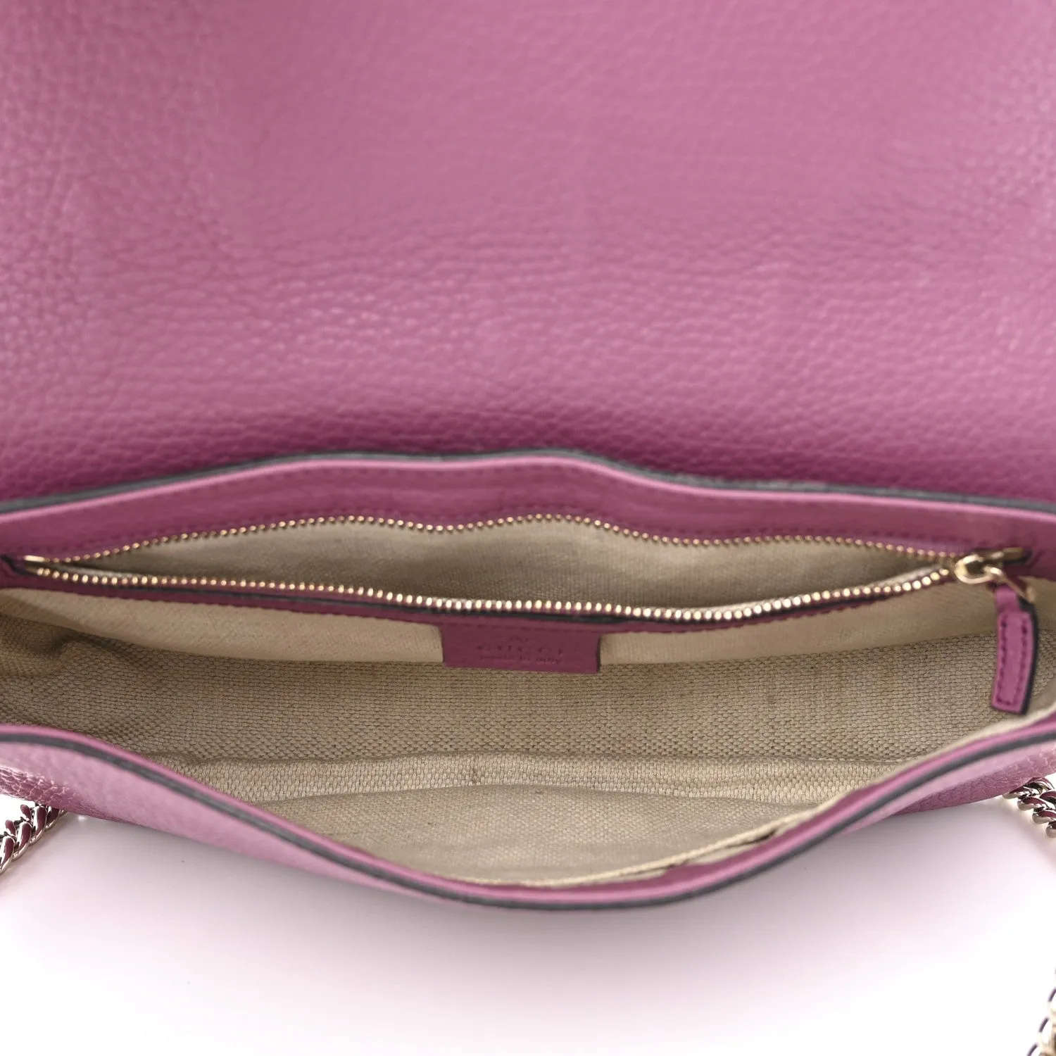 Gucci Pebbled Calfskin Medium Soho Flap